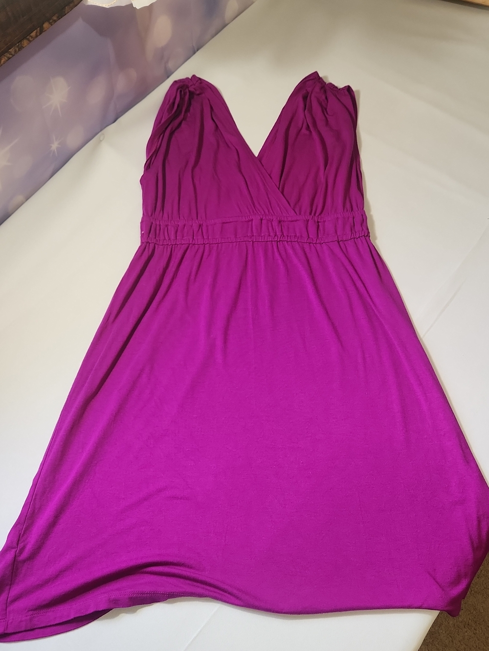 🐦 LOFT V Neck Mini Dress in Magenta